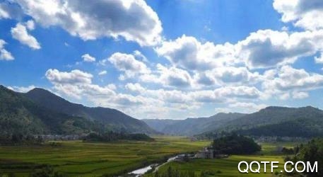 多彩龙里手机客户端
